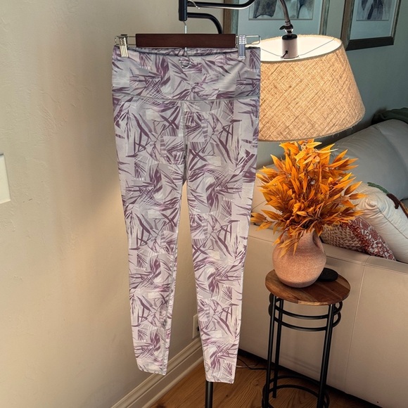 Pants - Women's Purple Patterned Leggings Medium